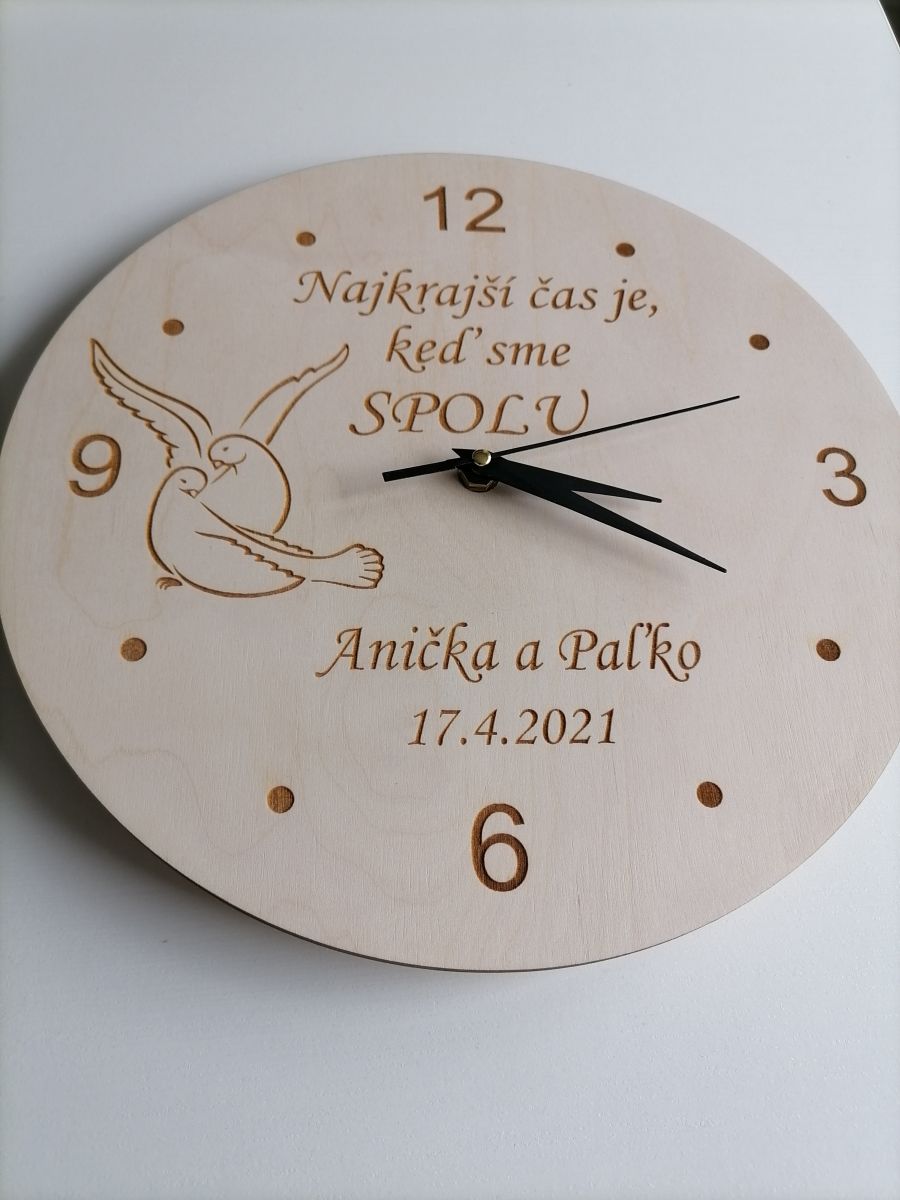 Svadobné hodiny s menami a dátumom