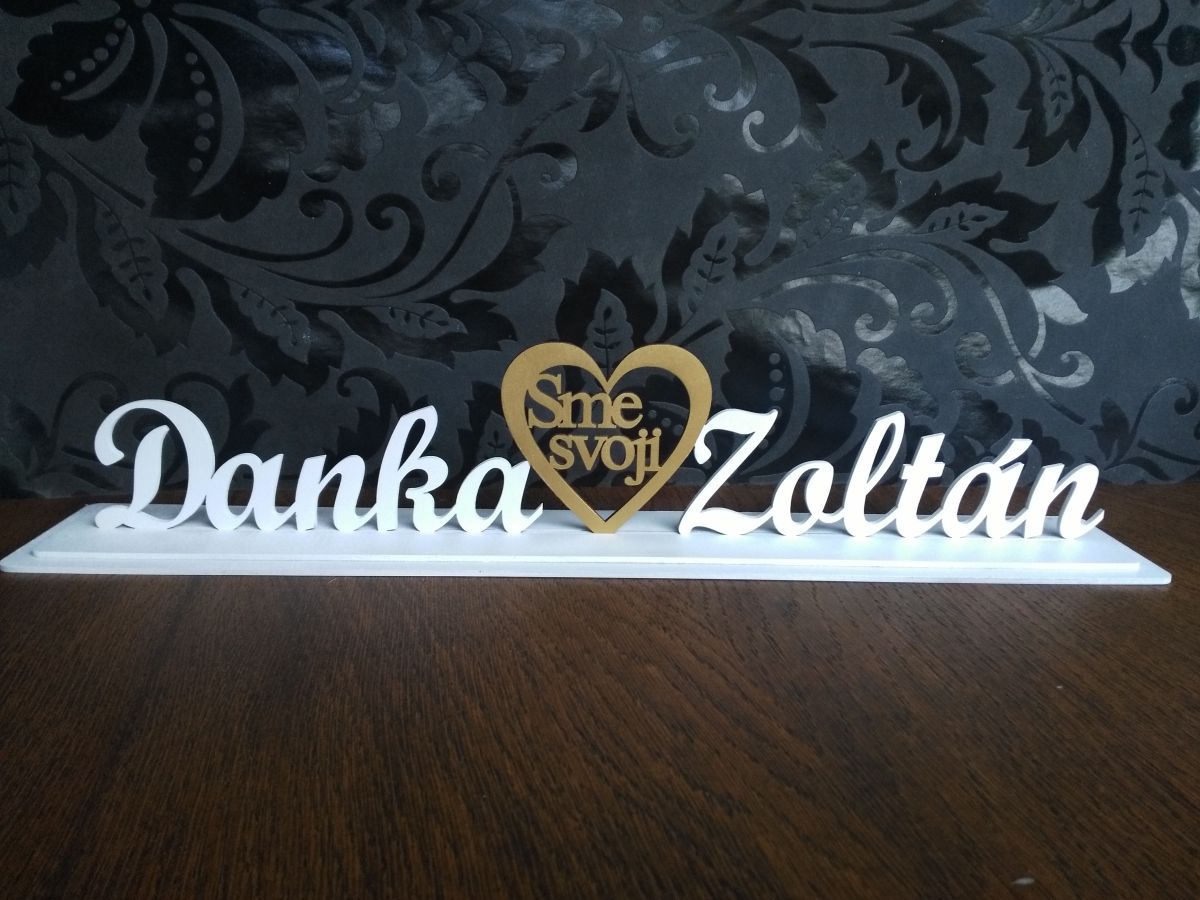 Svadobný stojan iba mená bielo zlatý