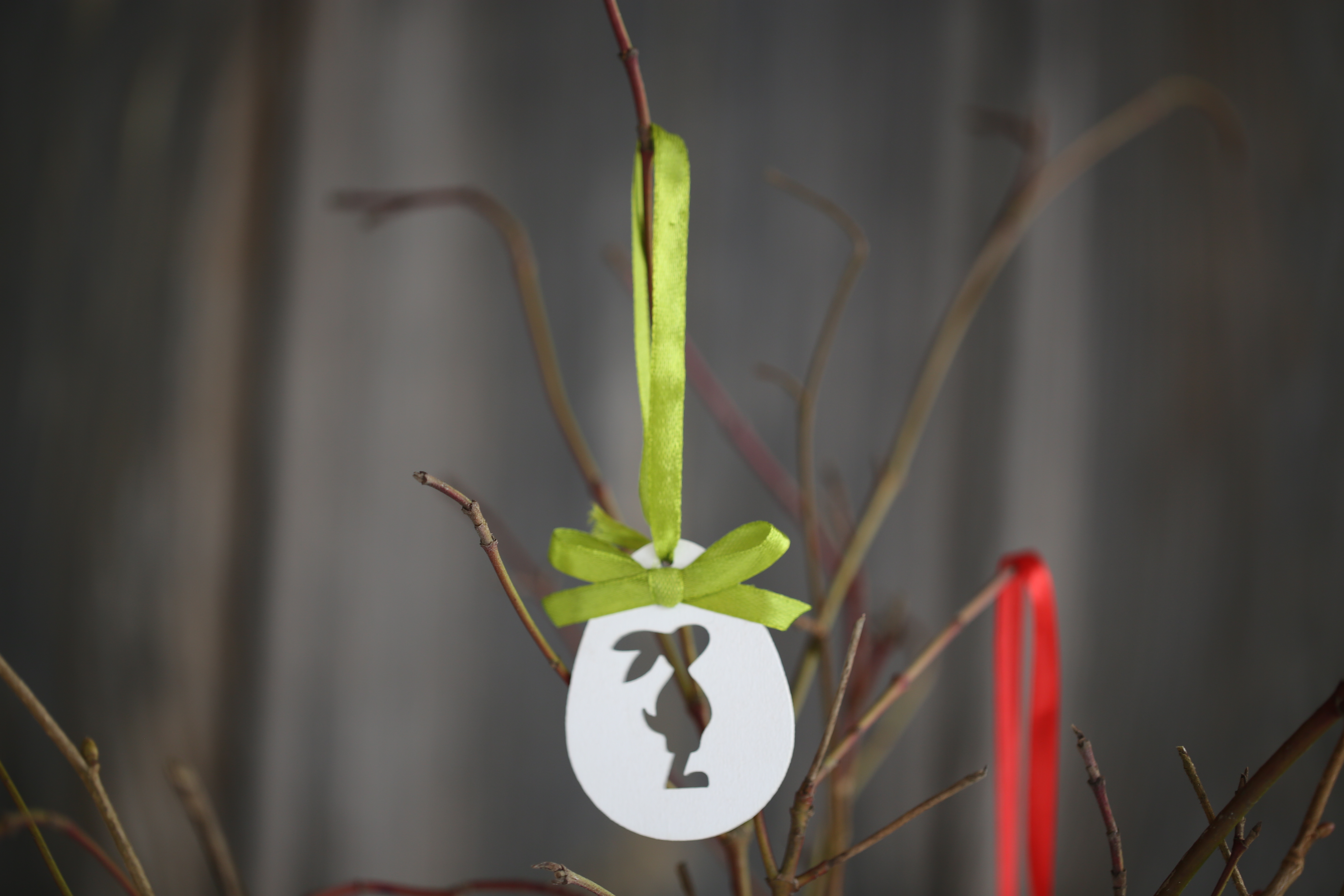 Veľkonočné biele vajíčko - ozdoba zajko 6cm