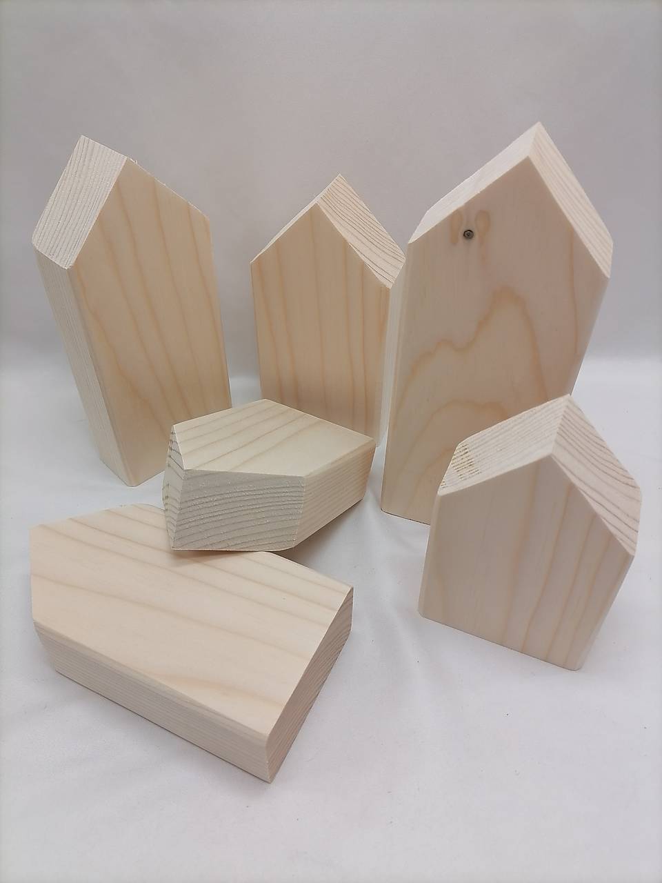 Domčeky z masívu ako polotovar hranol 12x4x8 cm