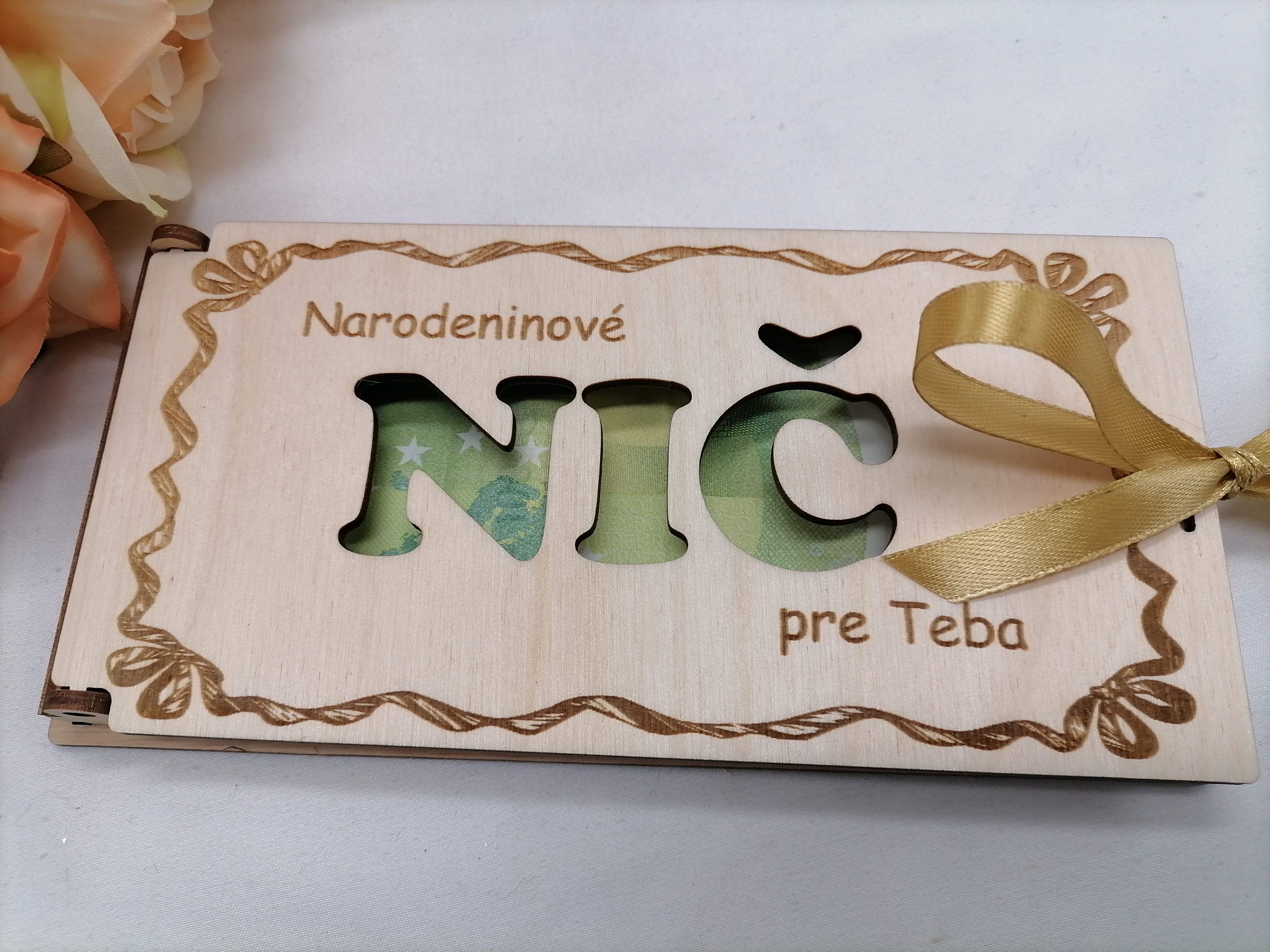 Drevená obálka na peniaze Nič