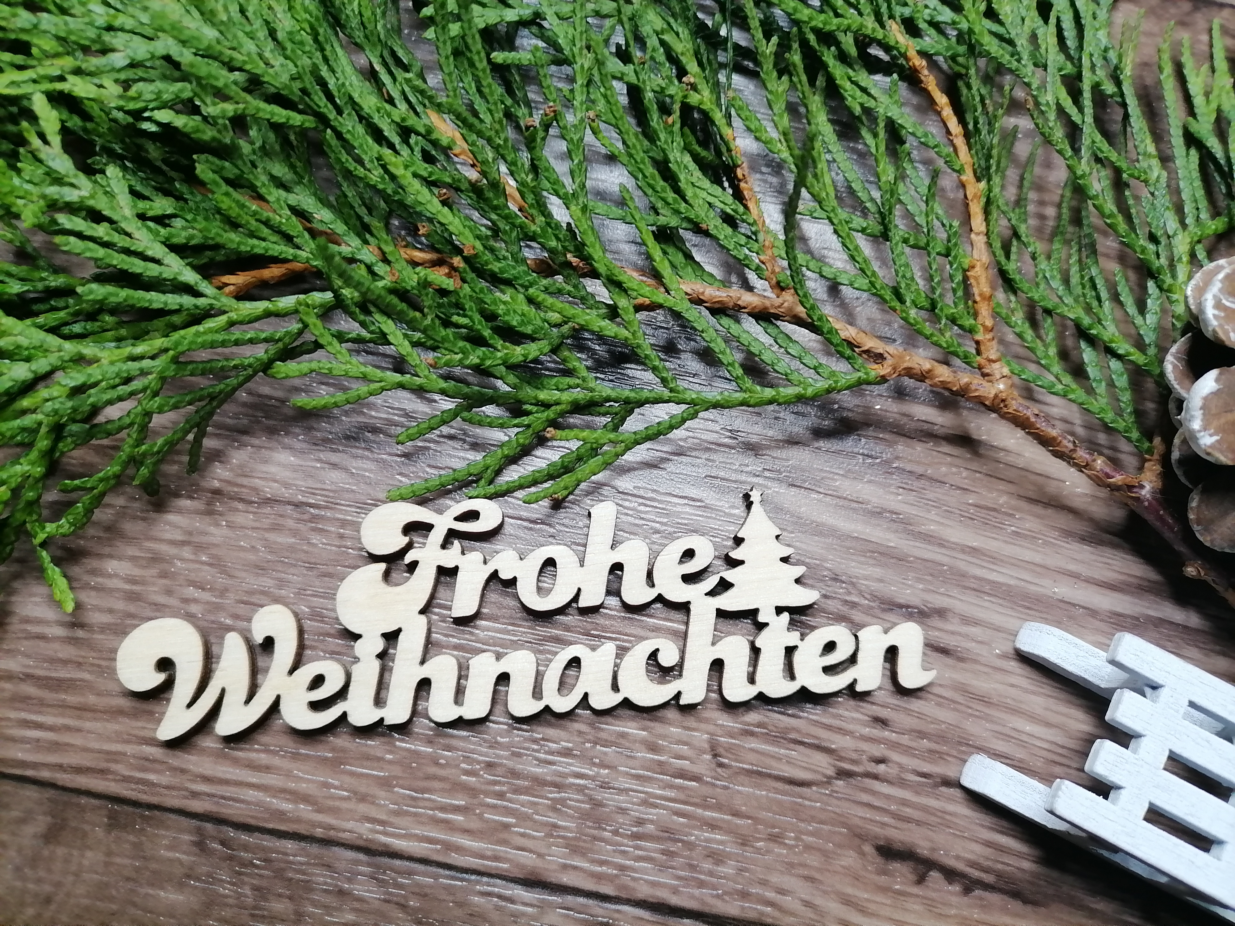 Vianočný nápis Frohe Weihnachten po Nemecky 25 cm