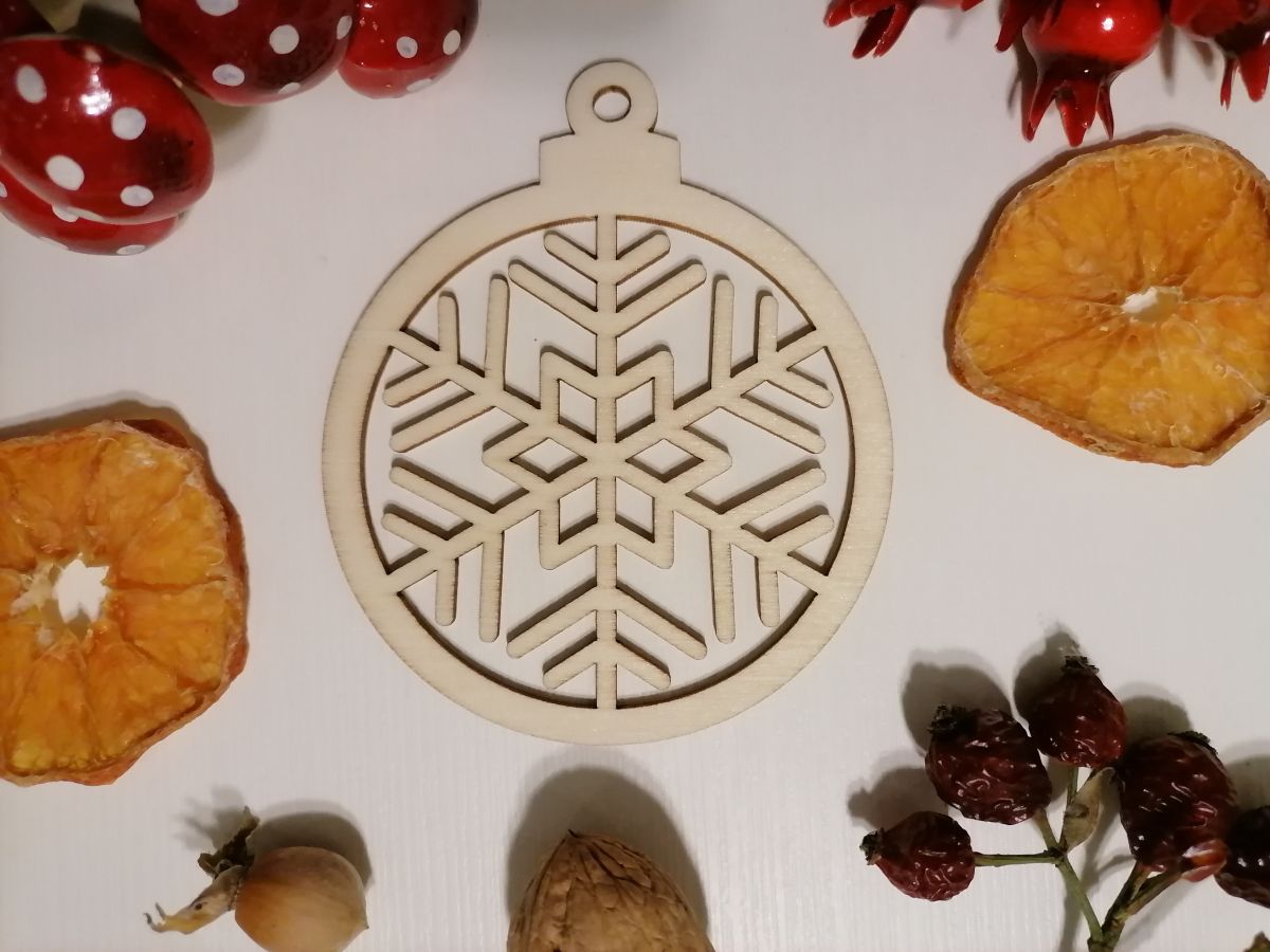vianočná guľa "vločka" prírodná 8x9,5cm
