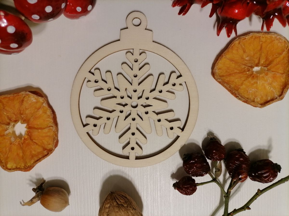 vianočná guľa "vločka" prírodná 8x9,5cm