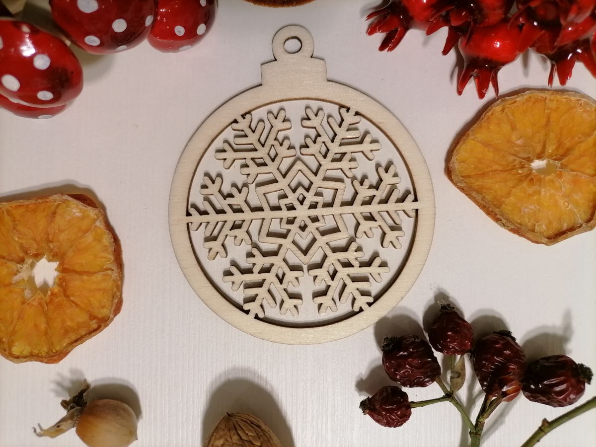 vianočná guľa "vločka" prírodná 8x9,5cm