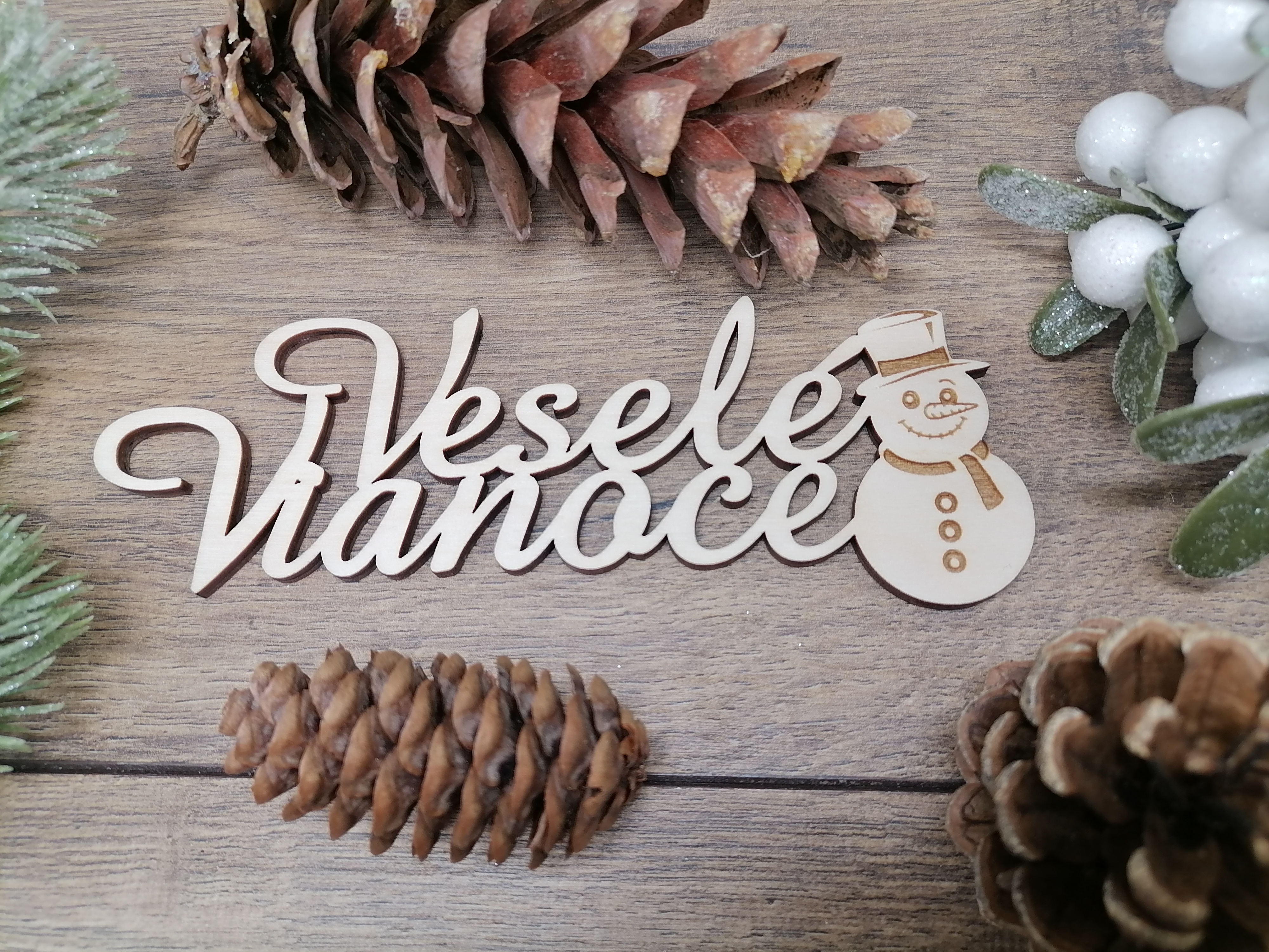 Nápis Veselé Vianoce so snehuliakom 30cm