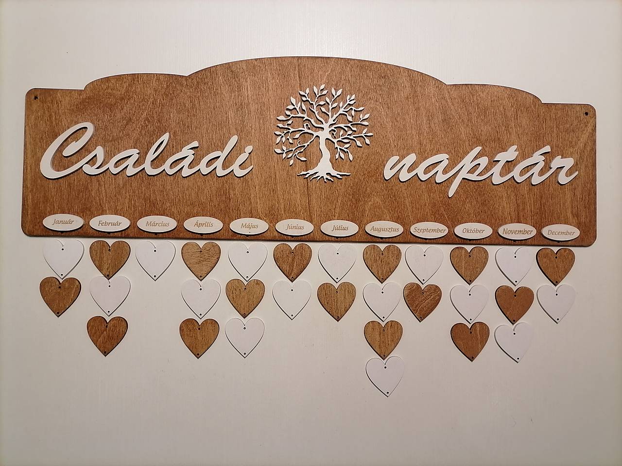 Rodinný kalendár maďarský teak