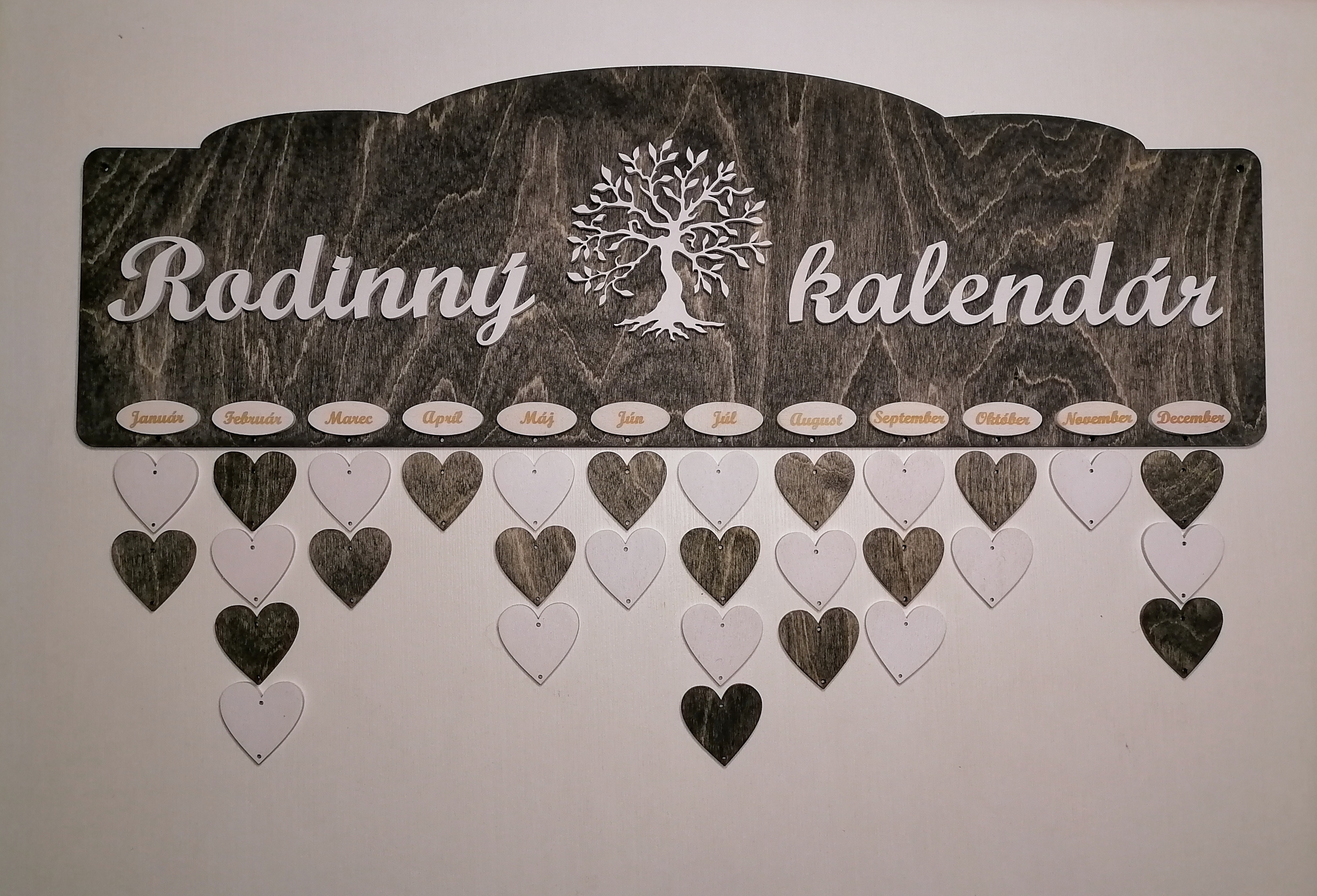 Rodinný kalendár morený čierny so stromom