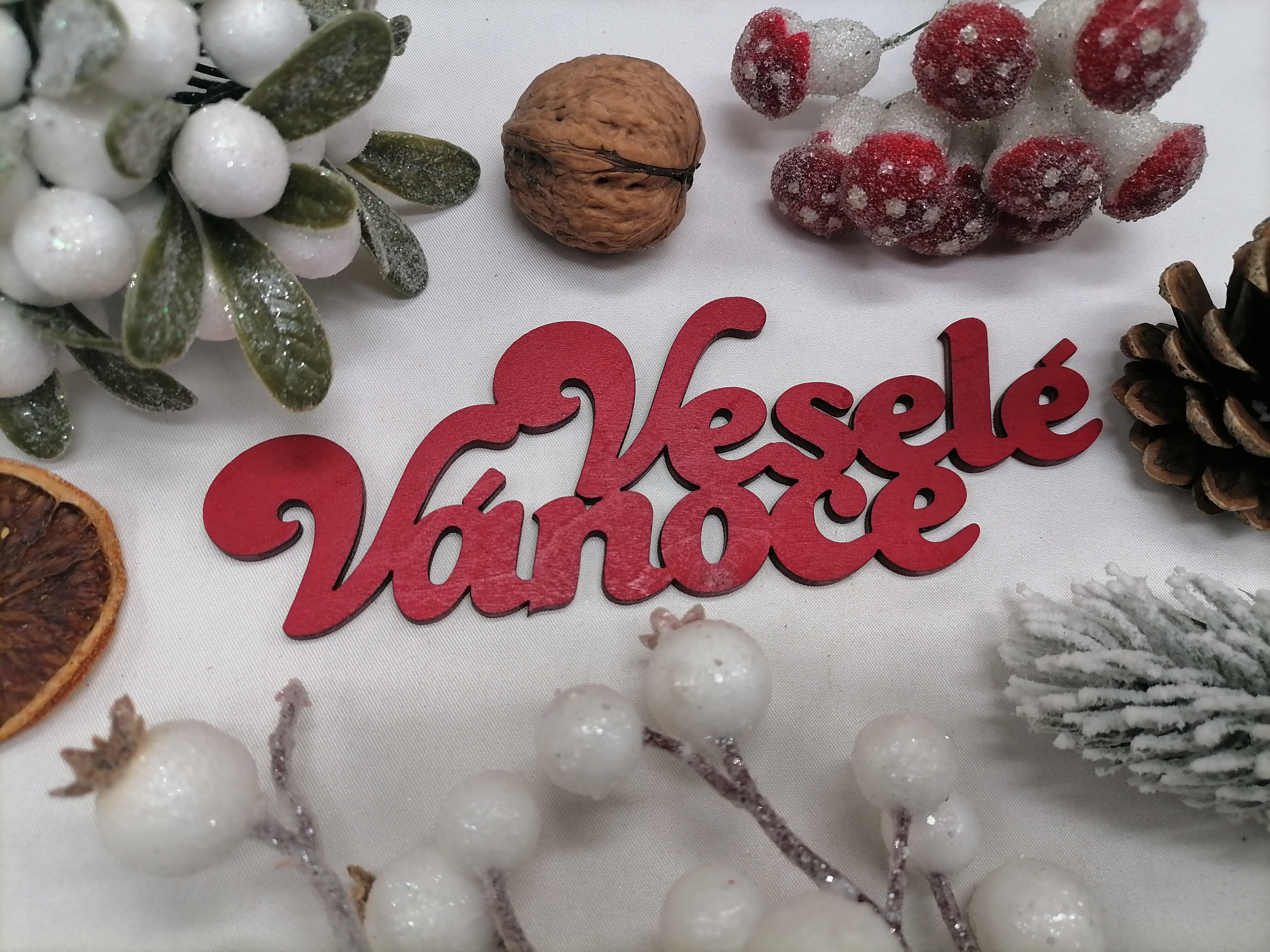 Bordový český nápis Veselé Vánoce 20 cm