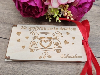 Drevená svadobná obálka na peniaze