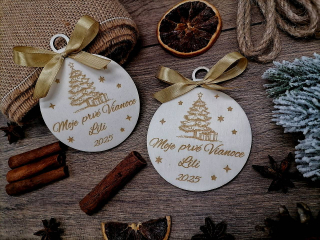Vianočná ozdoba guľa s menom moje prvé vianoce