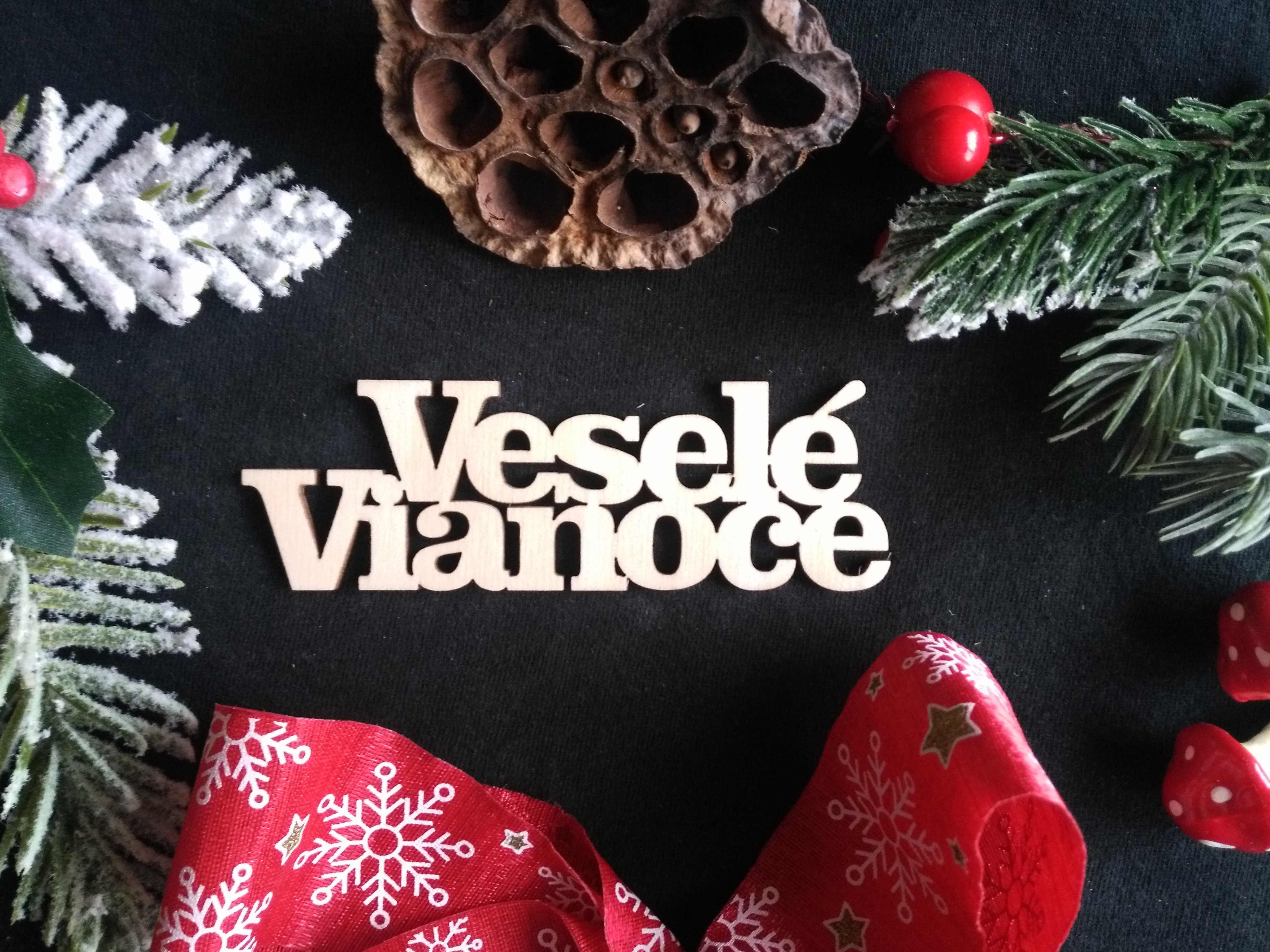 Drevený nápis Veselé  Vianoce 20 cm