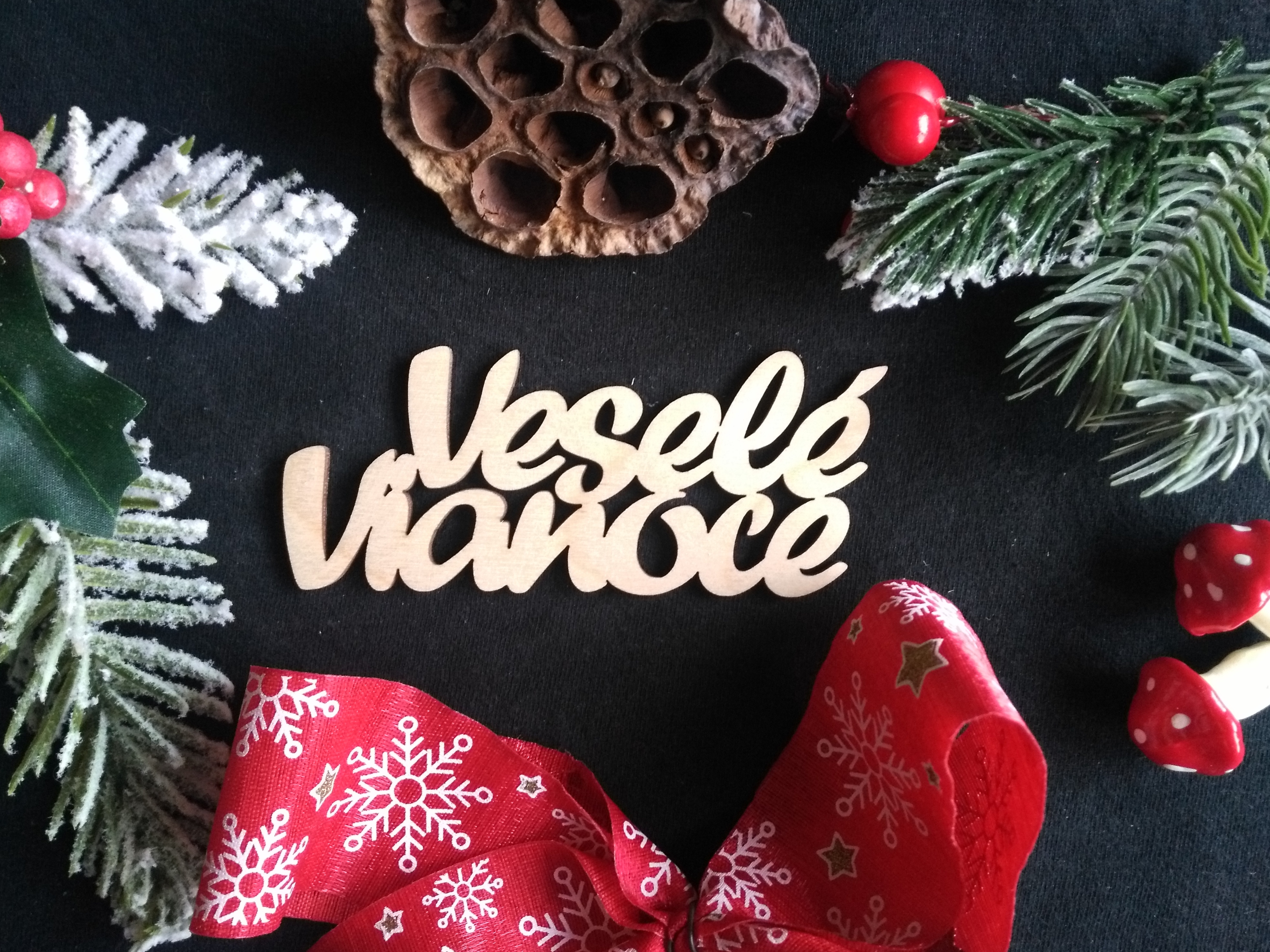 Drevený nápis Veselé  Vianoce 15 cm