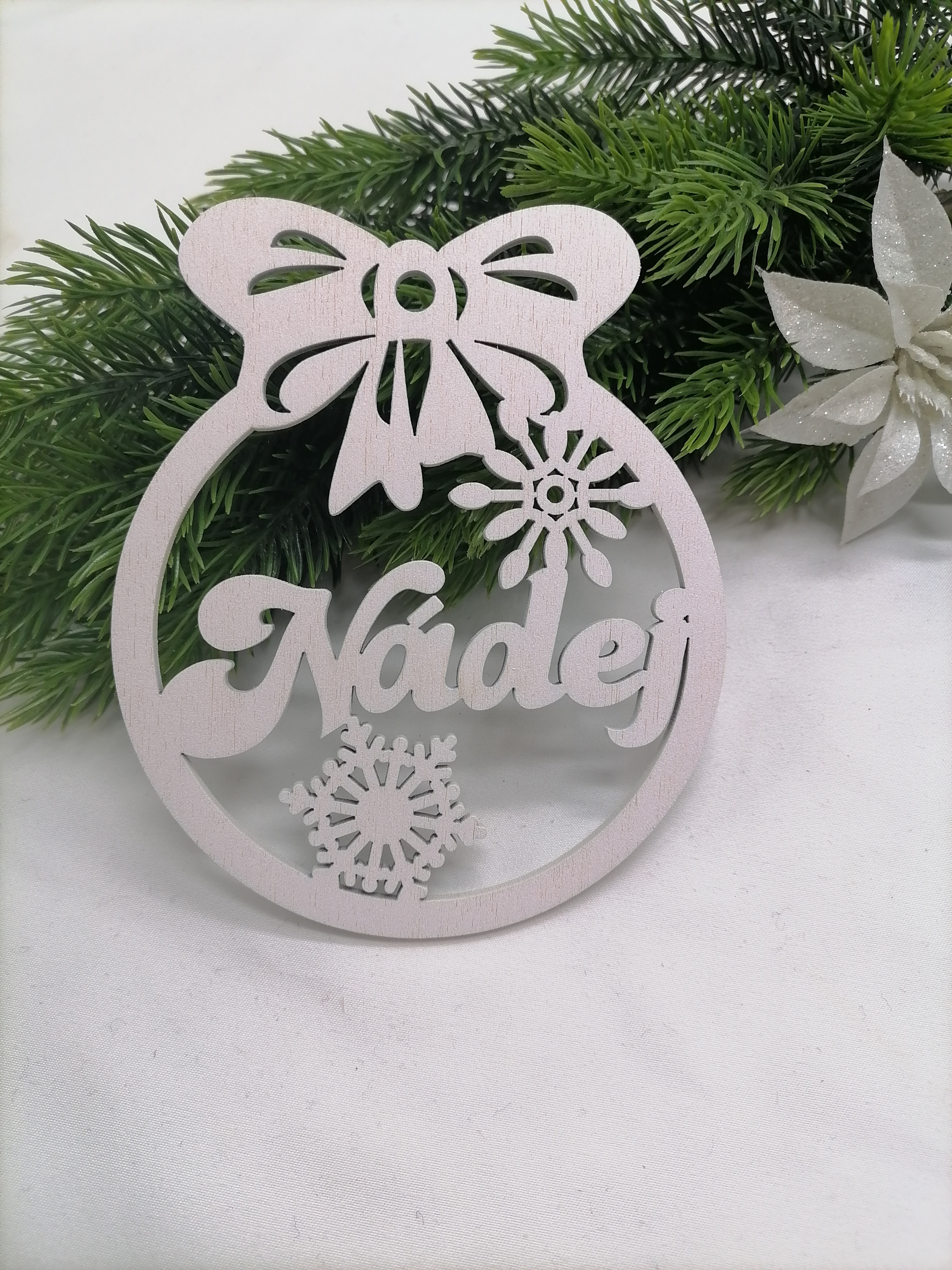 Vianočná ozdoba biela guľa Nádej 8x9,5cm