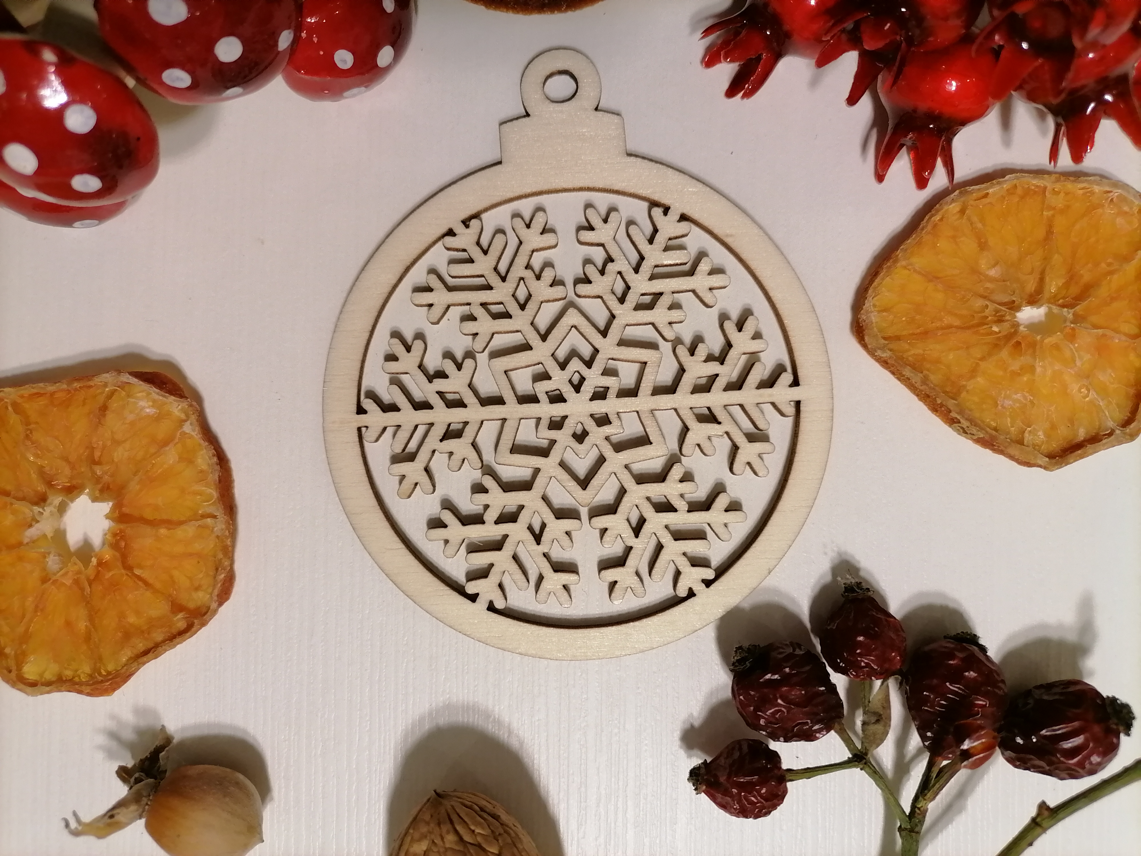 vianočná guľa "vločka" prírodná 8x9,5cm
