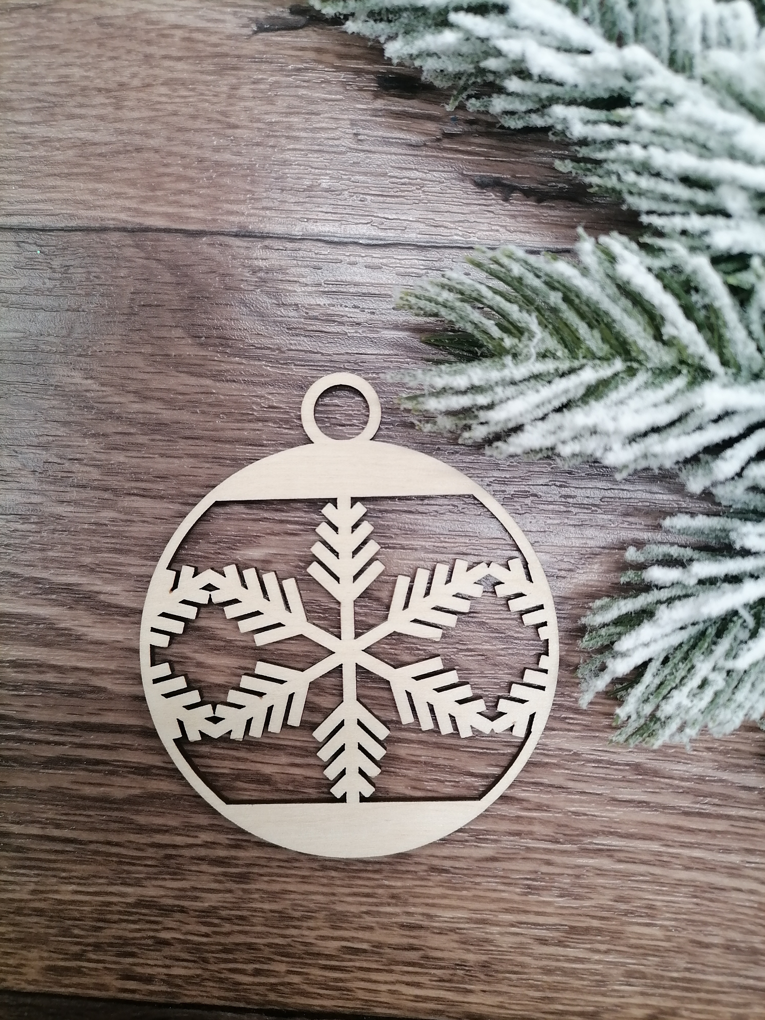 vianočná guľa "vločka" prírodná 7,5x8,7cm
