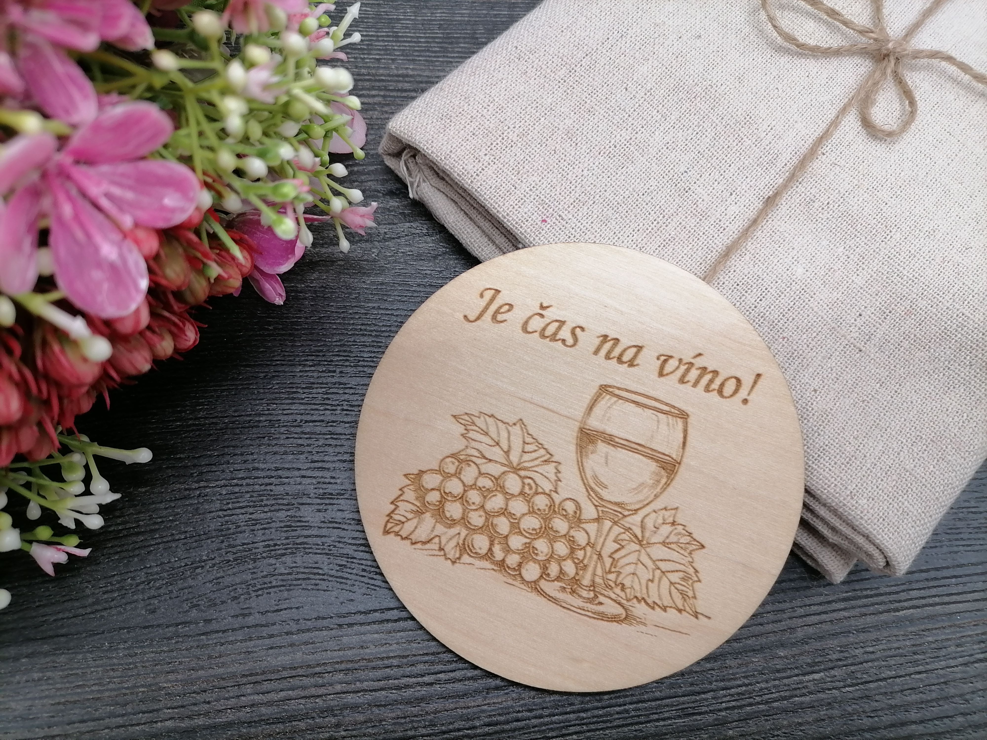 Podšálka pod vínko lakovaná