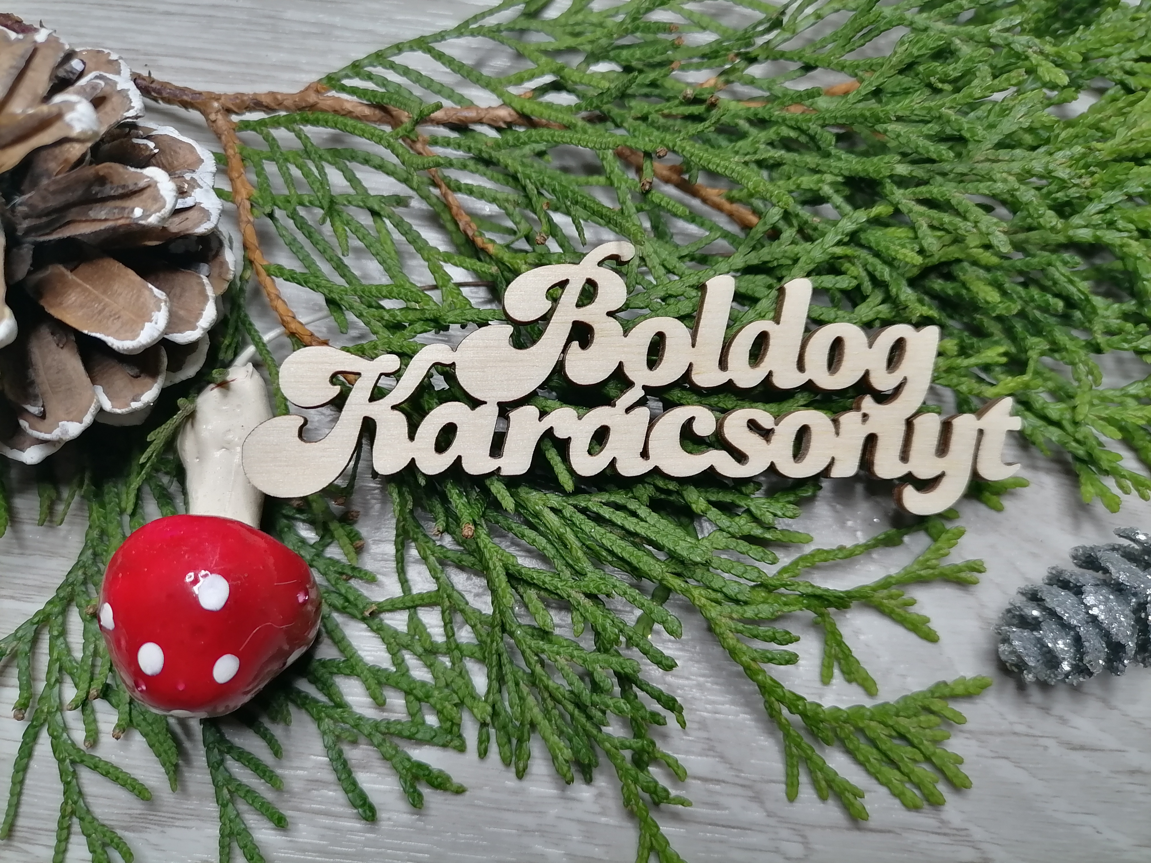 Vianočný nápis Boldog karácsonyt Maďarsky 10 cm