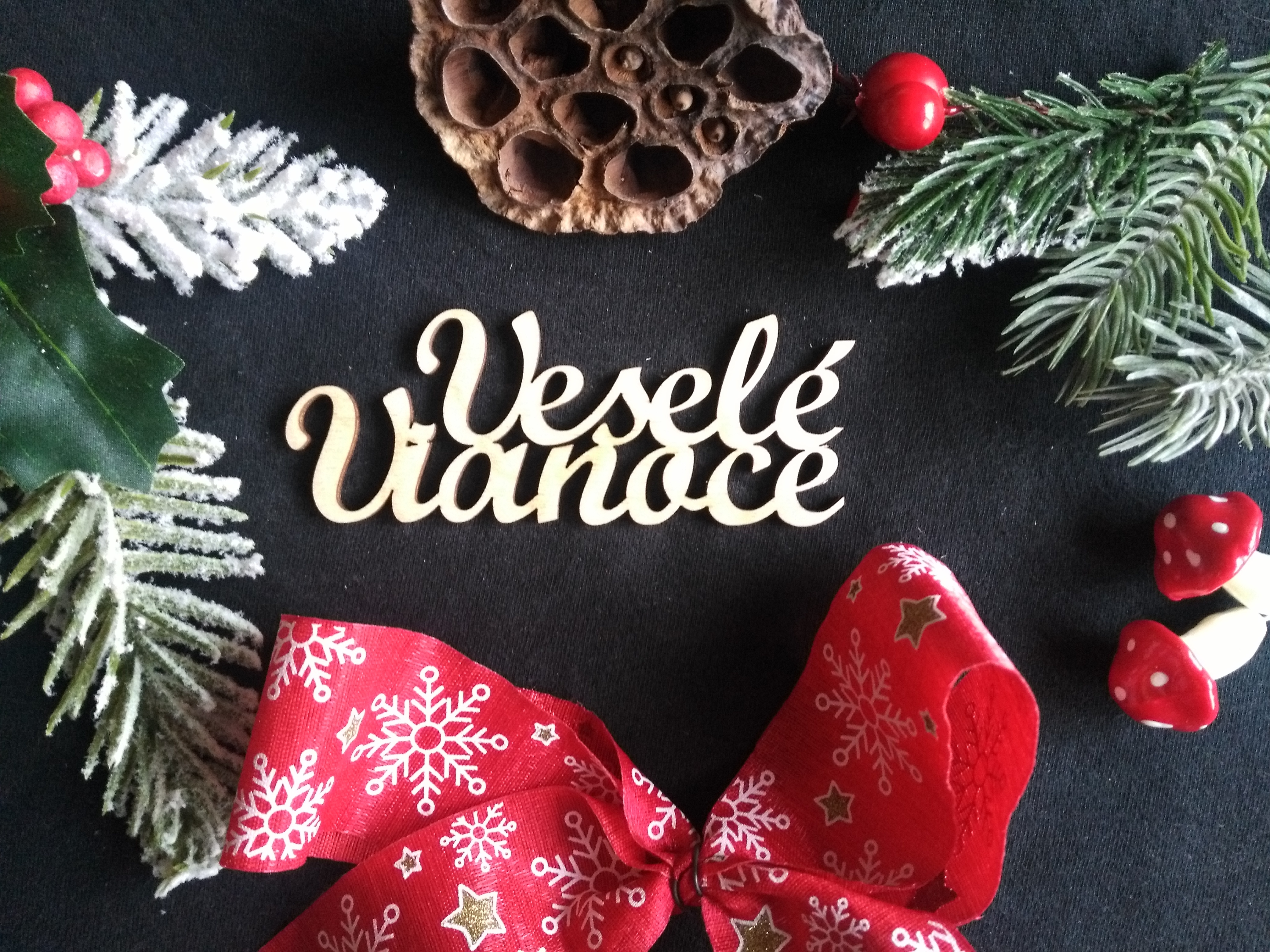 Drevený nápis Veselé  Vianoce 10 cm