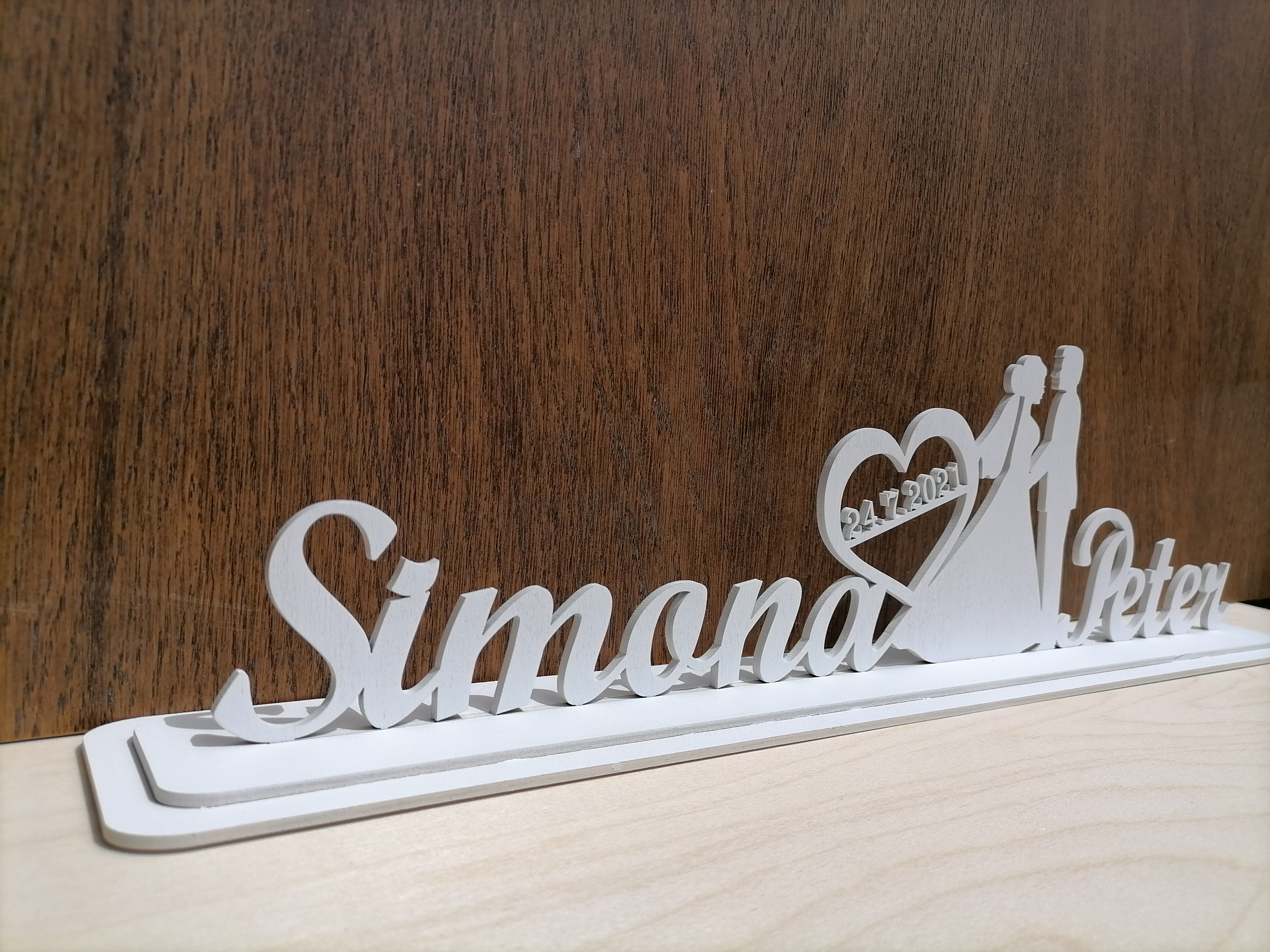 Svadobný biely stojan iba mená 